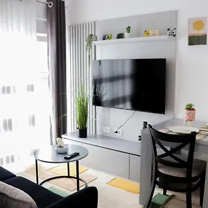 Comfy At 'mangalem21 Complex' Parking-wifi-ac-view Tirana